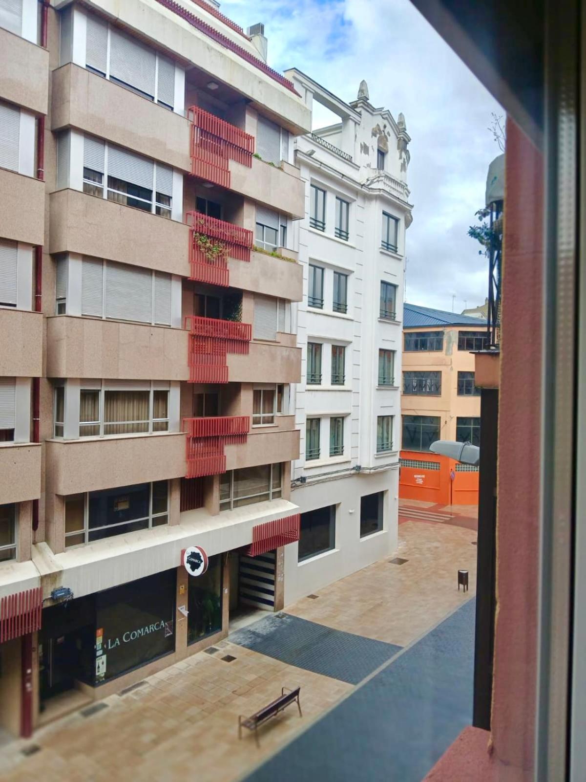 Segundo Antolin Yellow Door Ponferrada Exterior photo